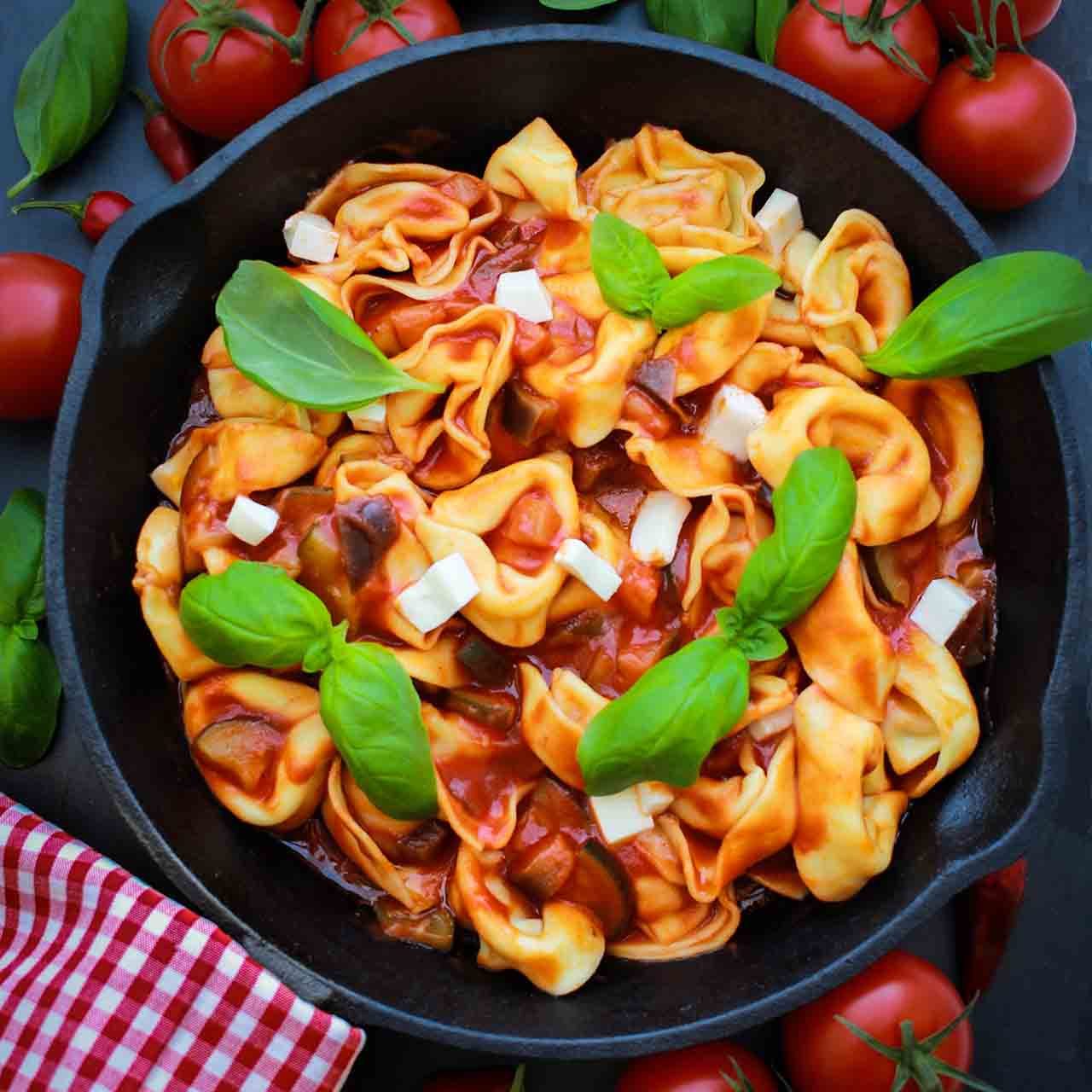 Tortelloni-in-Tomatensauce Tortelloni-in-Tomatensauce